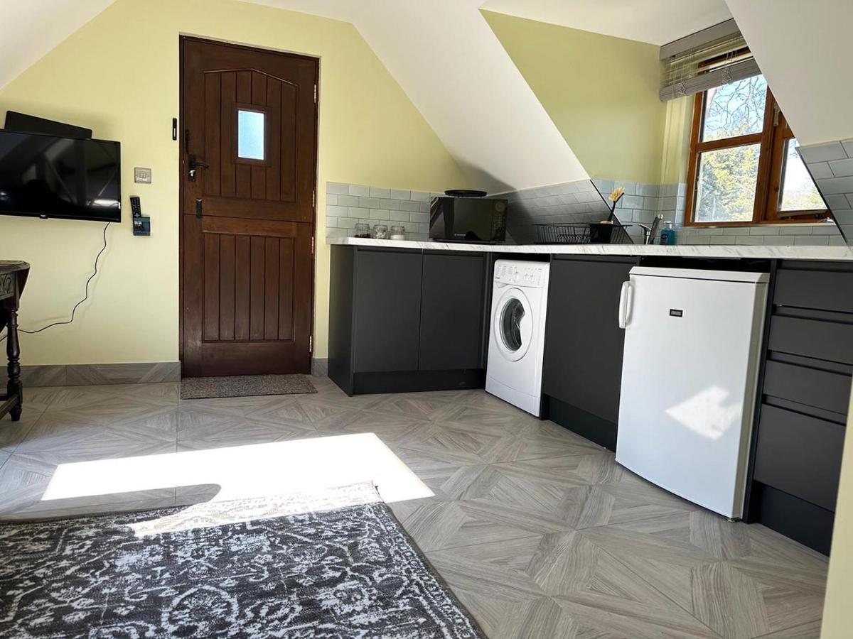 Forest Studio Apartment Gated Parking On 2 Acres Garden Чизлхерст Экстерьер фото